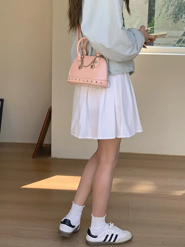 Gold Rivet Shoulder Bag for Women 2025 — feature 12