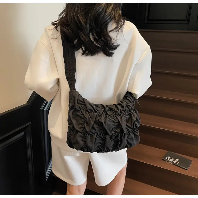 Korean Pleated Cloud Bag Women 2025 New — feature 17