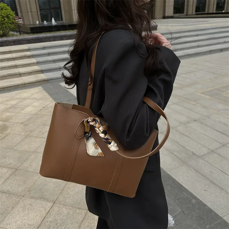 Women's Large Capacity Tote Bag Beige Spring 2025 - Image 7