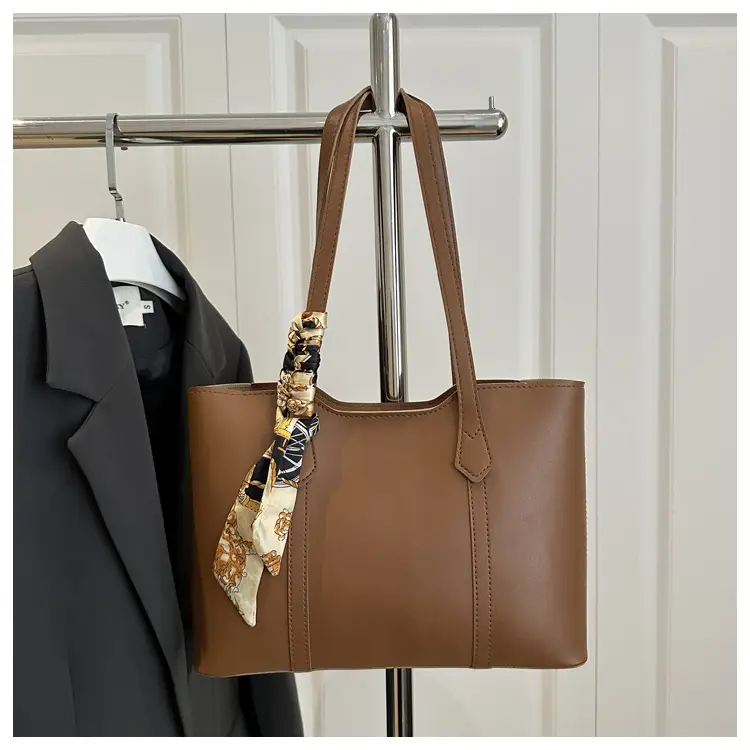 Women's Large Capacity Tote Bag Beige Spring 2025 — feature 11