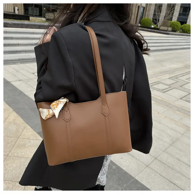 Women's Large Capacity Tote Bag Beige Spring 2025 — feature 16