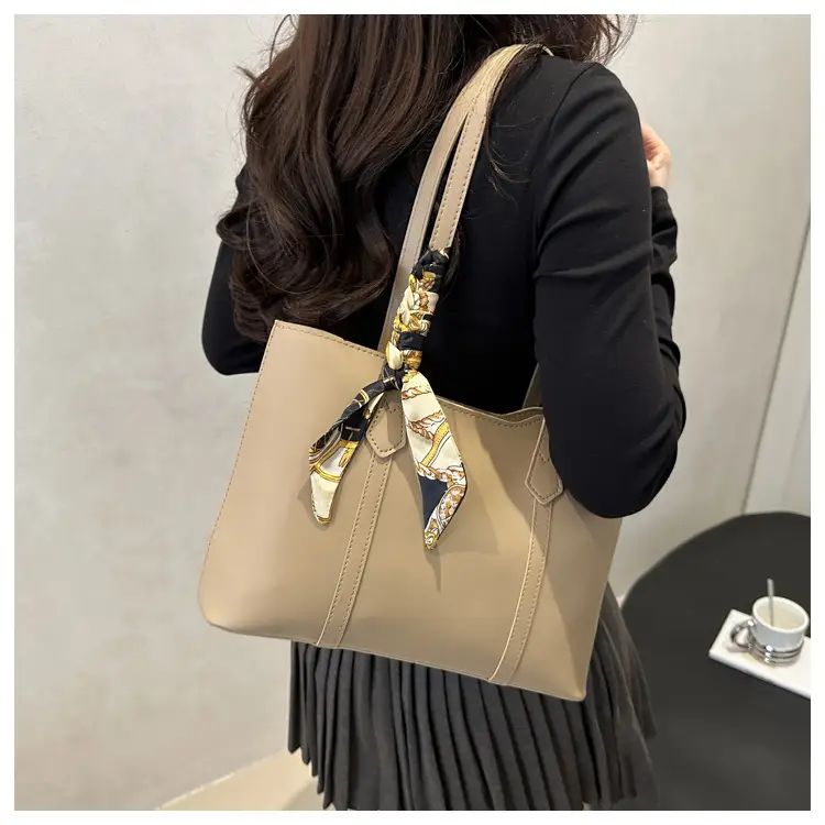 Women's Large Capacity Tote Bag Beige Spring 2025 — feature 2
