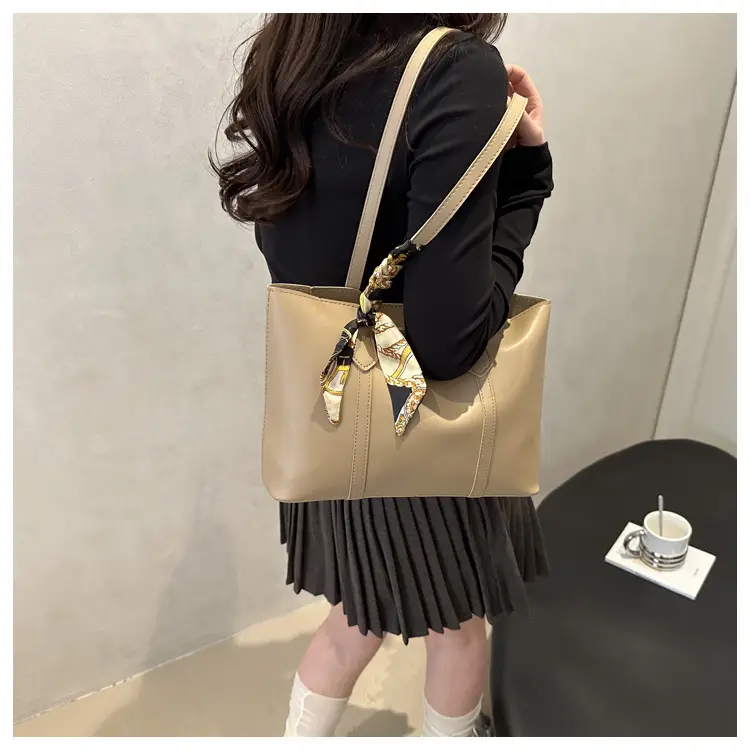 Women's Large Capacity Tote Bag Beige Spring 2025 — feature 20