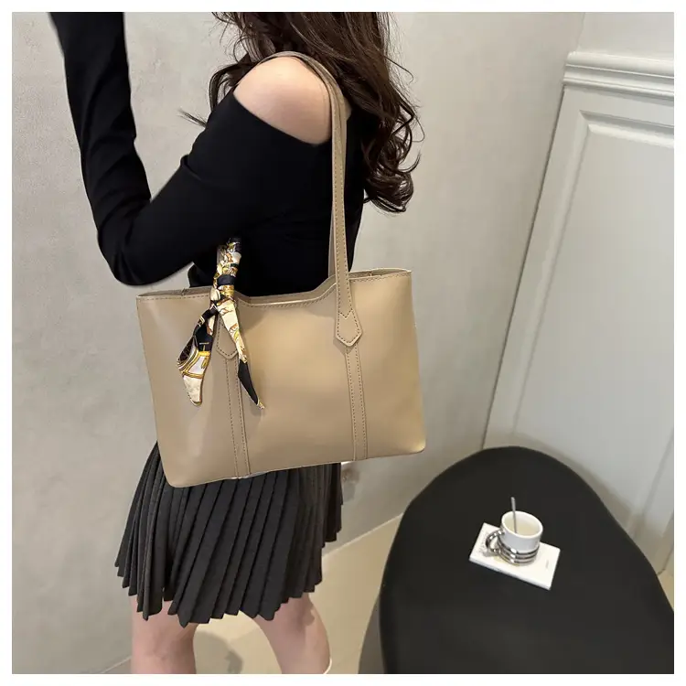 Women's Large Capacity Tote Bag Beige Spring 2025 — feature 21