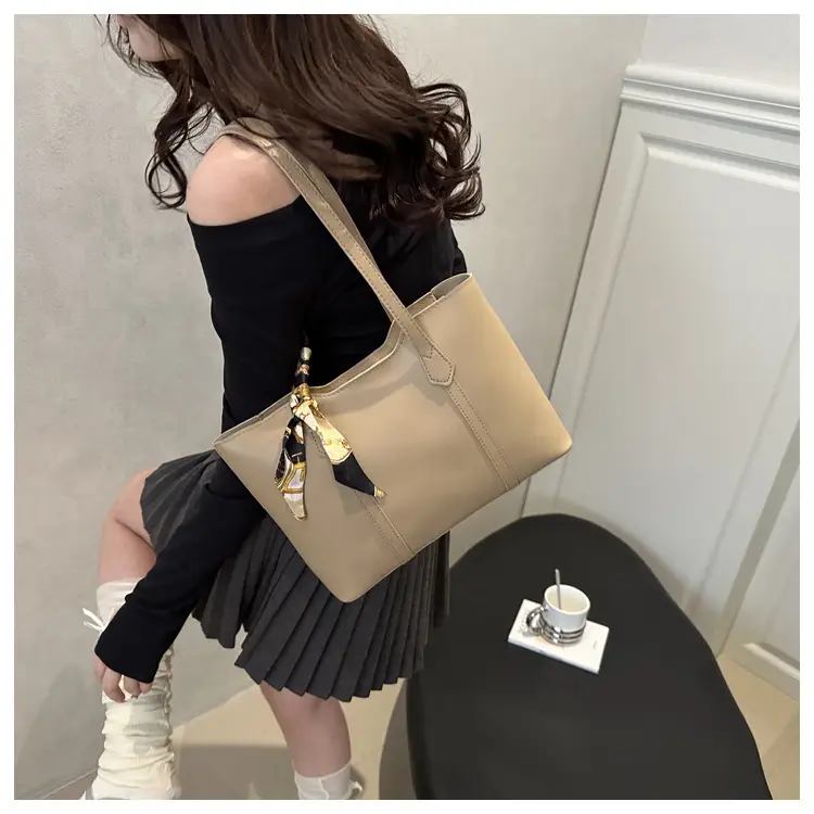 Women's Large Capacity Tote Bag Beige Spring 2025 — feature 22