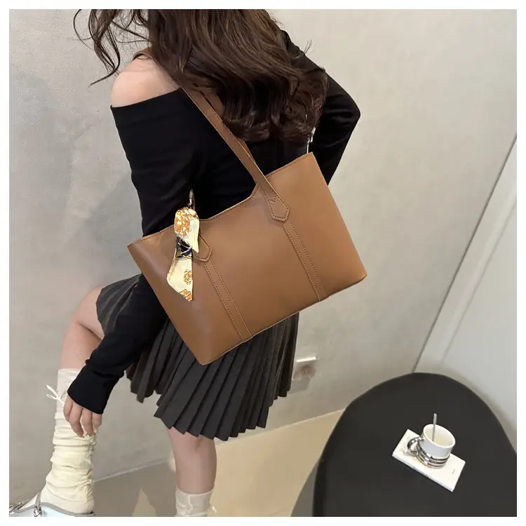 Women's Large Capacity Tote Bag Beige Spring 2025 — feature 23