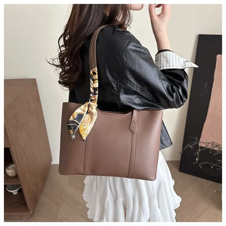 Women's Large Capacity Tote Bag Beige Spring 2025 — feature 28