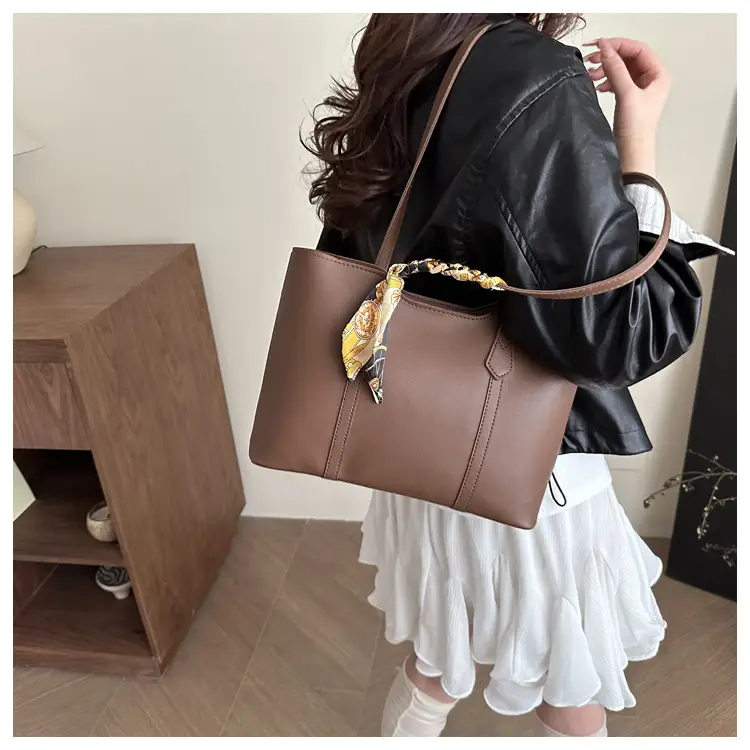 Women's Large Capacity Tote Bag Beige Spring 2025 — feature 30