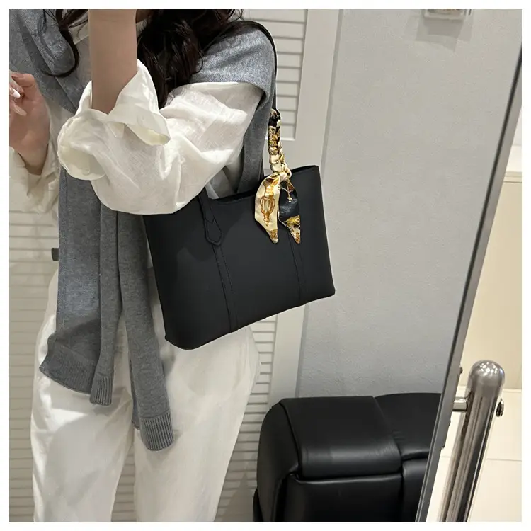 Women's Large Capacity Tote Bag Beige Spring 2025 — feature 34