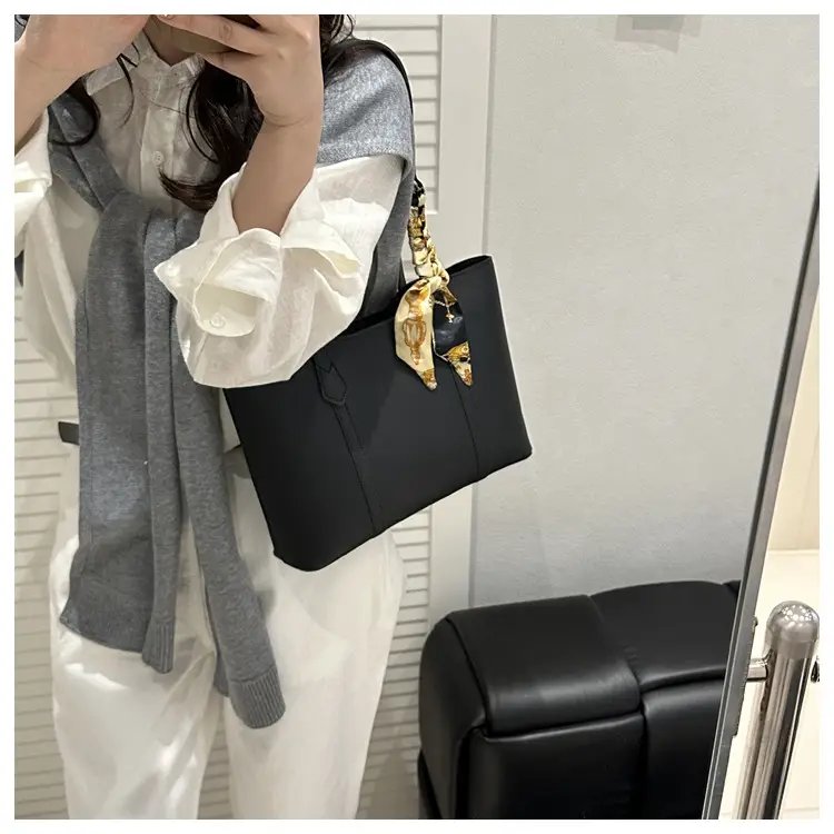 Women's Large Capacity Tote Bag Beige Spring 2025 — feature 35