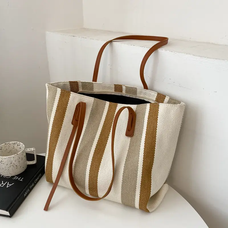 Korean Style Large Capacity Women's Shoulder Bag - Image 3