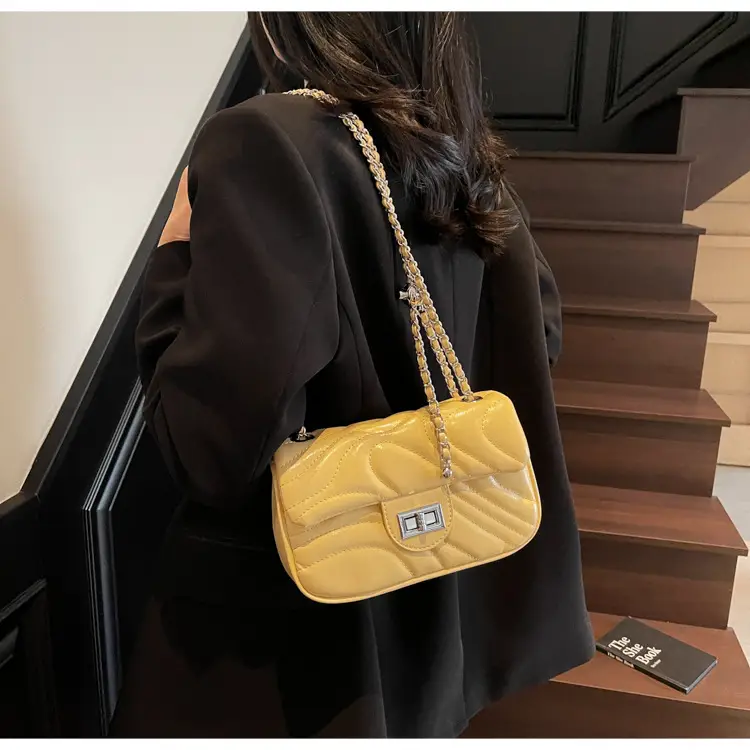 Light Green Embroidery Crossbody Bag with Silver Chain — feature 18