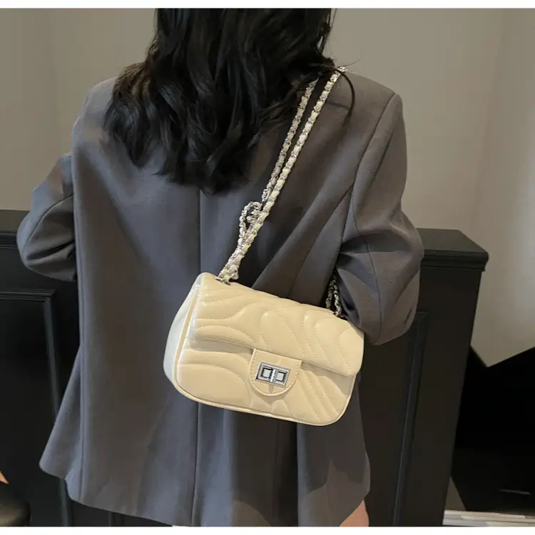 Light Green Embroidery Crossbody Bag with Silver Chain — feature 39