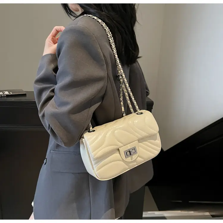 Light Green Embroidery Crossbody Bag with Silver Chain — feature 40