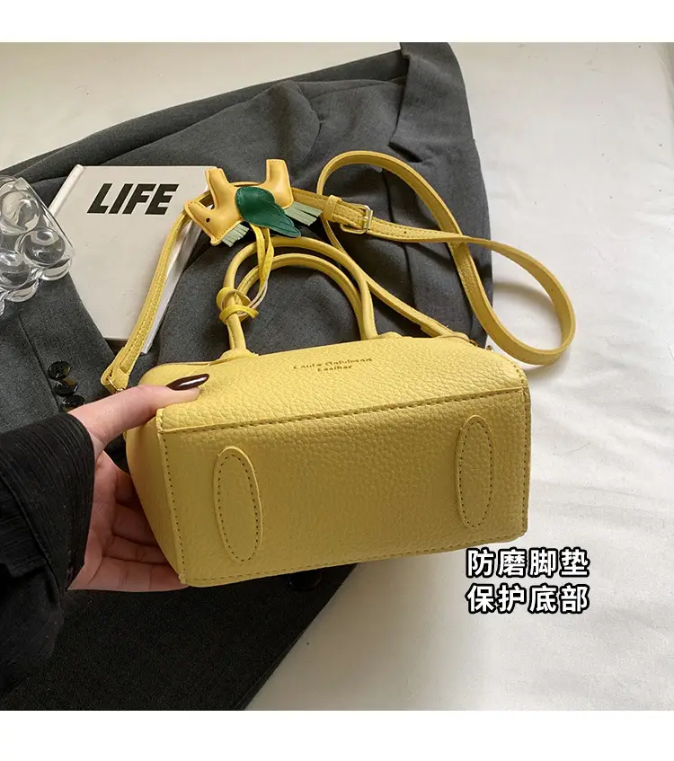 Women's Textured Bucket Bag Cream 2025 New Arrival — feature 10
