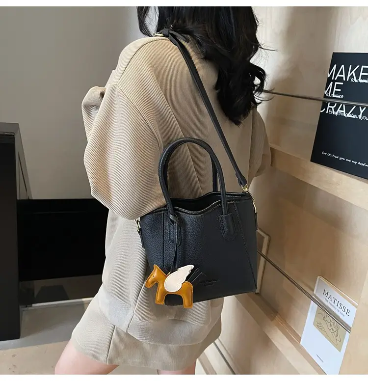 Women's Textured Bucket Bag Cream 2025 New Arrival — feature 37