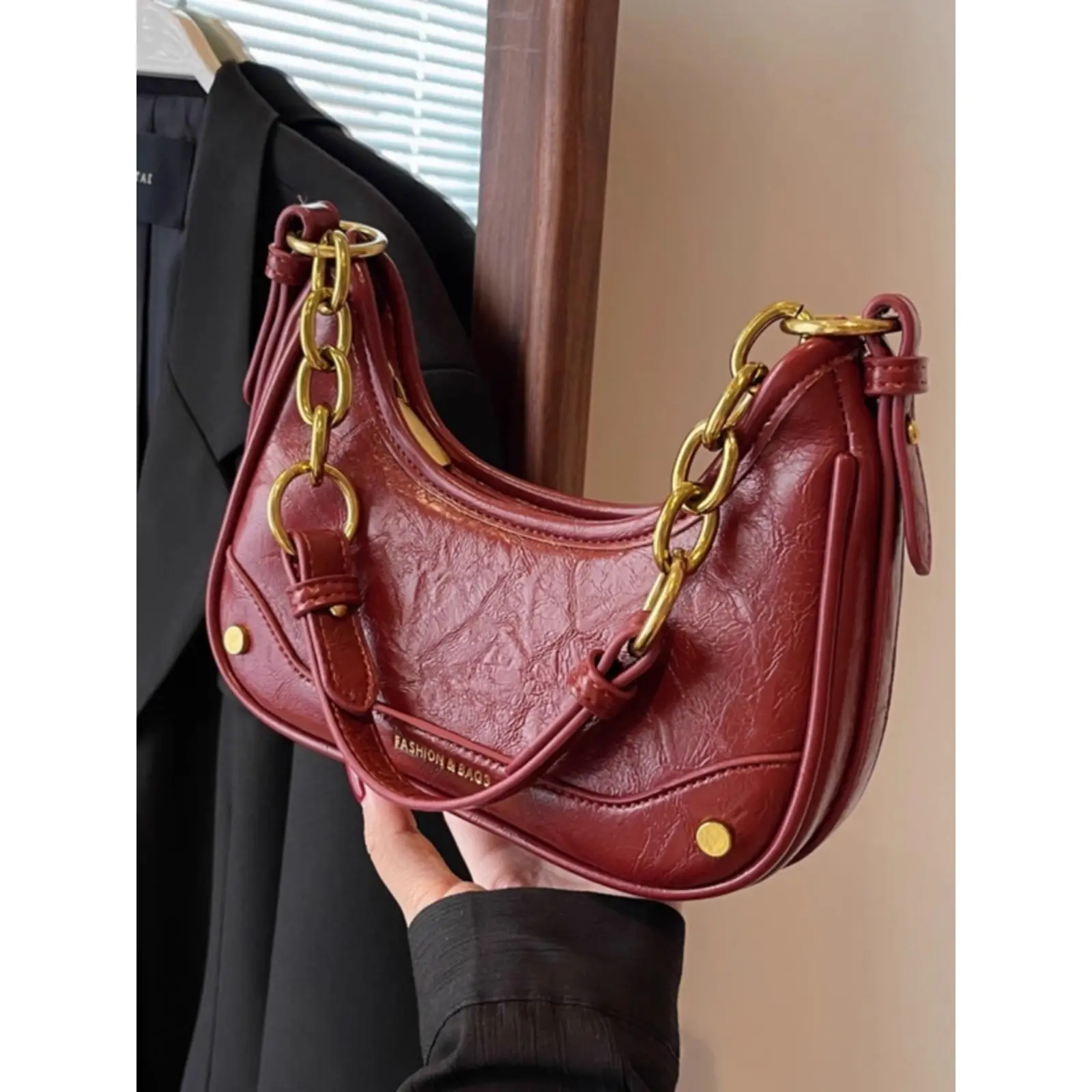 Women's Brown Leather Crossbody Bag with Gold Chain - Image 6
