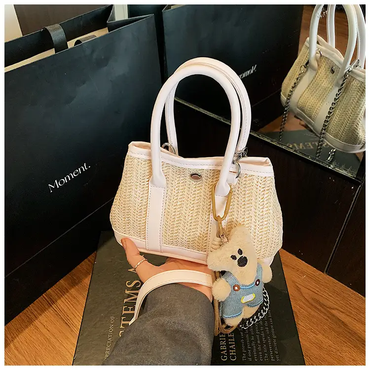 Women Straw Handbag with Cute Bear Design — feature 17