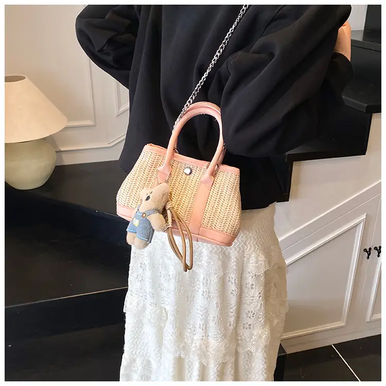 Women Straw Handbag with Cute Bear Design — feature 22
