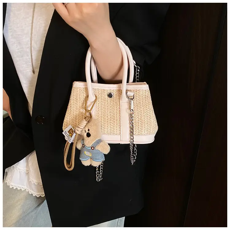 Women Straw Handbag with Cute Bear Design — feature 23