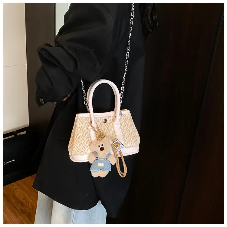 Women Straw Handbag with Cute Bear Design — feature 24