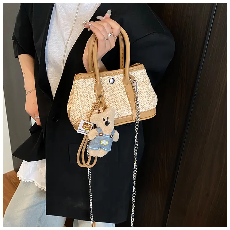 Women Straw Handbag with Cute Bear Design — feature 25