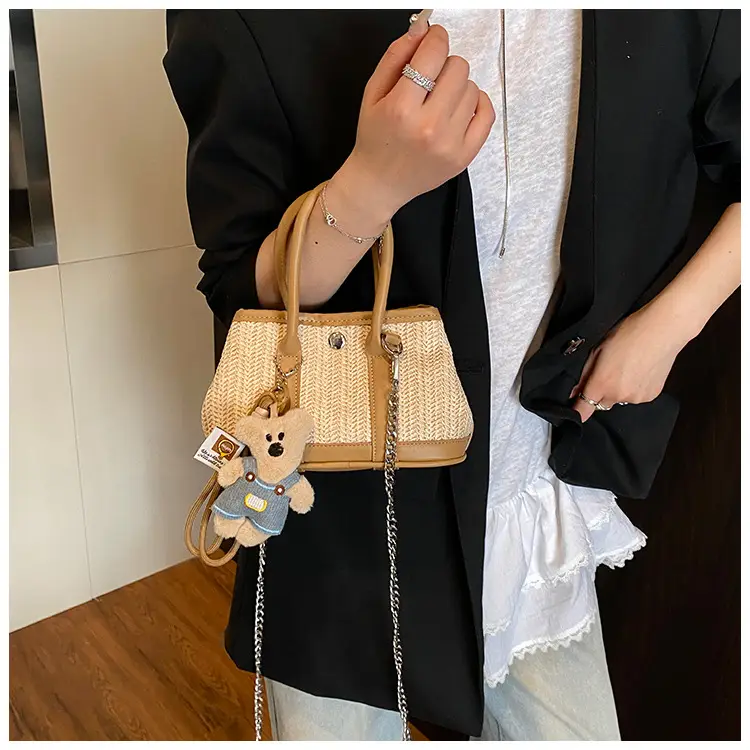 Women Straw Handbag with Cute Bear Design — feature 26