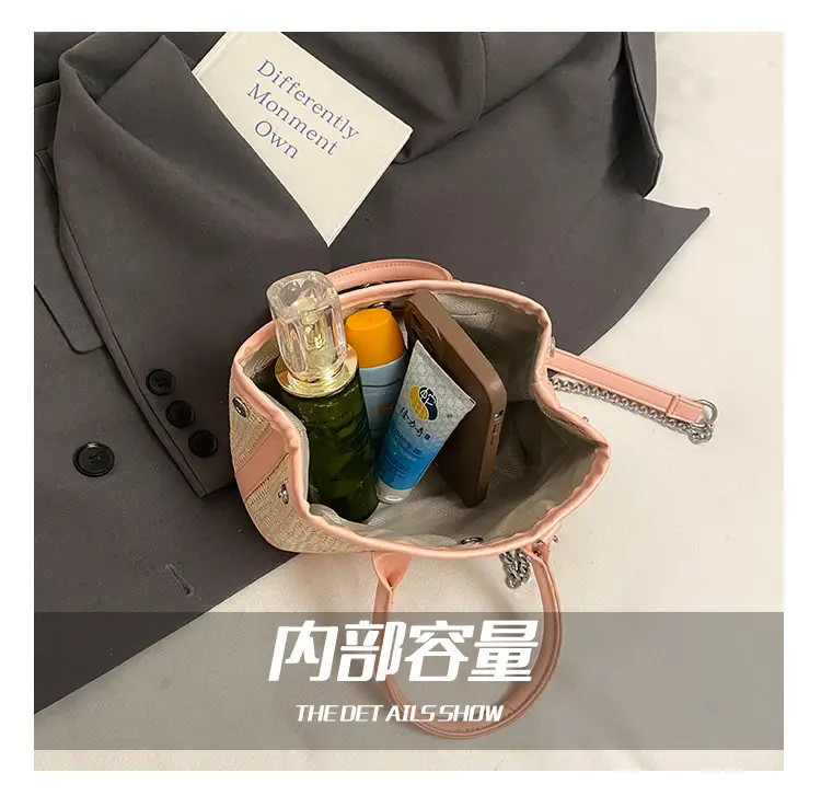 Women Straw Handbag with Cute Bear Design — feature 4