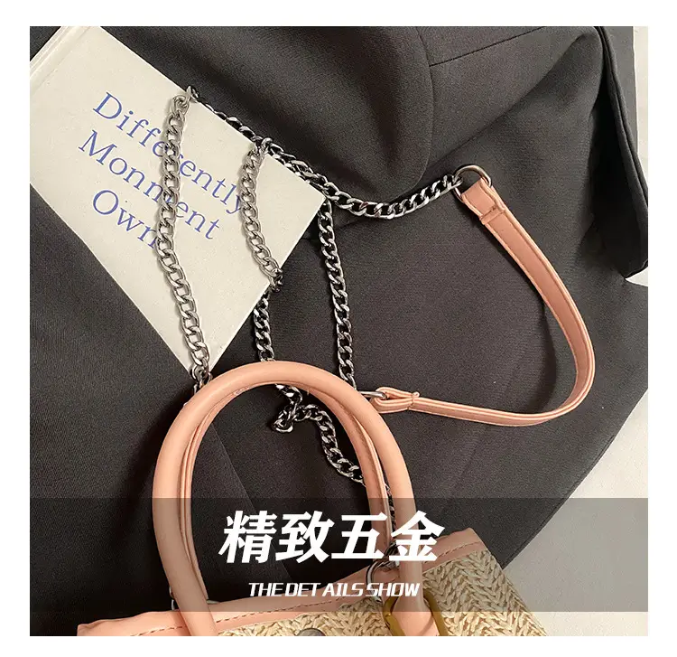 Women Straw Handbag with Cute Bear Design — feature 6
