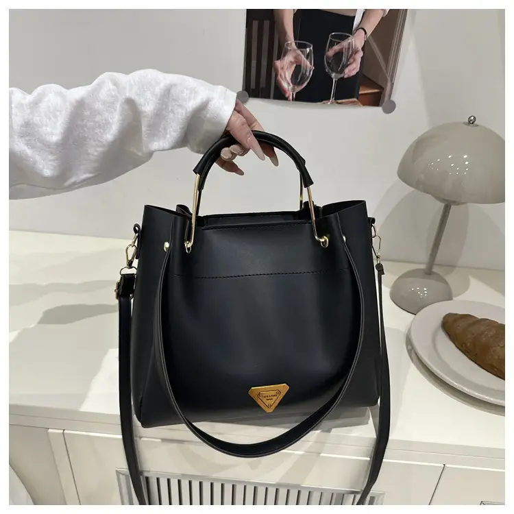 Black Leather Bucket Bag for Women 2025 — feature 10