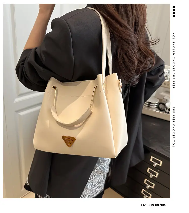 Black Leather Bucket Bag for Women 2025 — feature 2