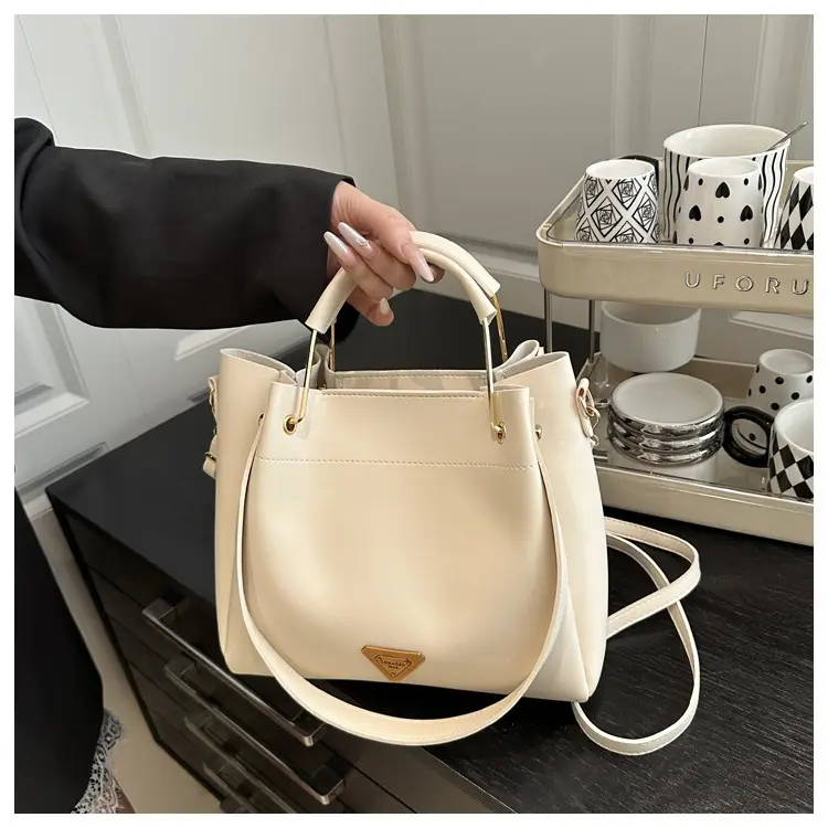 Black Leather Bucket Bag for Women 2025 — feature 20