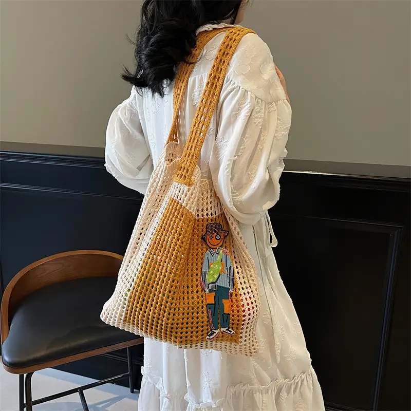 Handheld Woven Mesh Bag for Women Summer Travel - Image 4