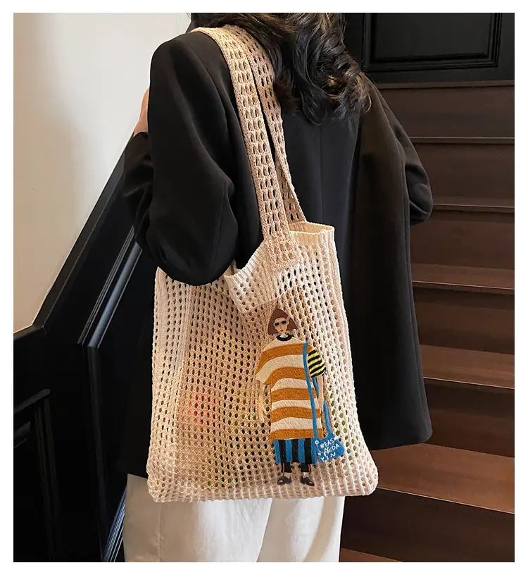 Handheld Woven Mesh Bag for Women Summer Travel — feature 1