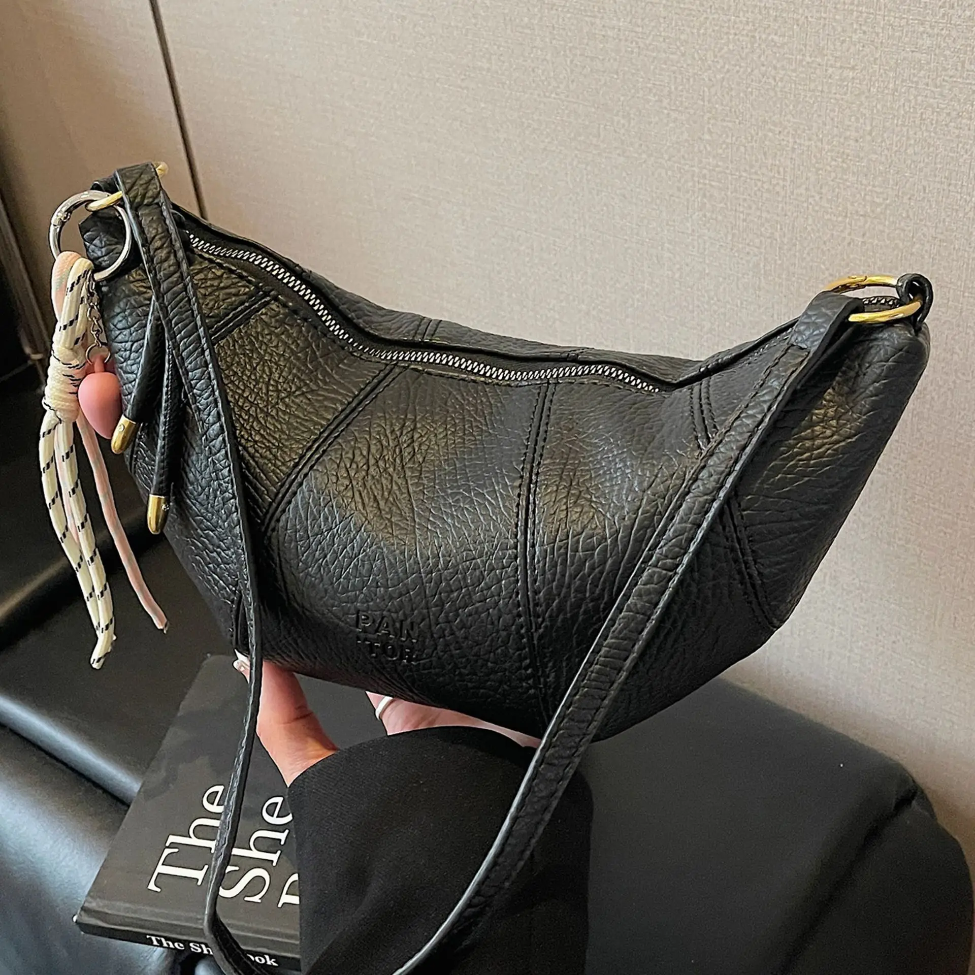 Silver One-Shoulder Crossbody Bag for Women - Image 9