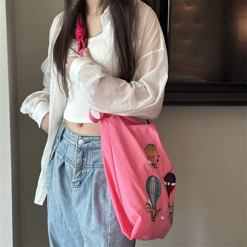 2025 Embroidered Duck Crossbody Bag Black White — feature 10