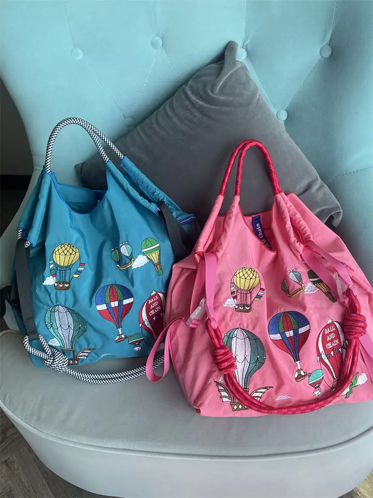 2025 Embroidered Duck Crossbody Bag Black White — feature 13