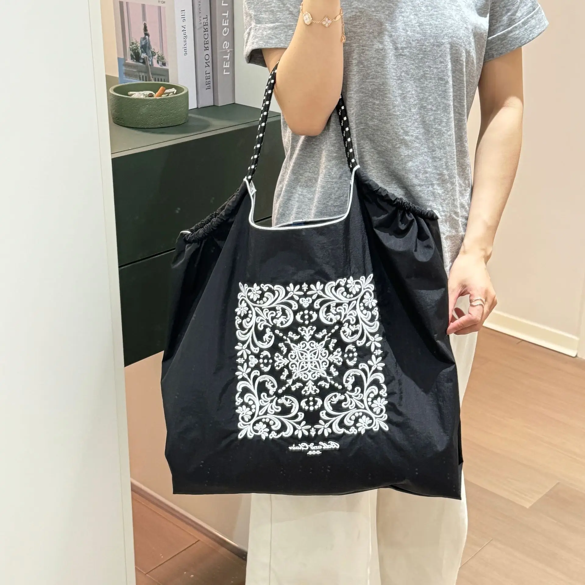 Japanese Embroidered Eco-Friendly Women's Crossbody Bag - Image 99