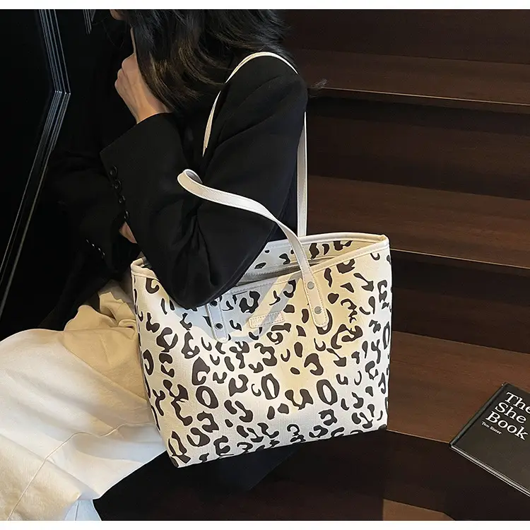 Women Leopard Print Canvas Shoulder Bag 2025 — feature 11