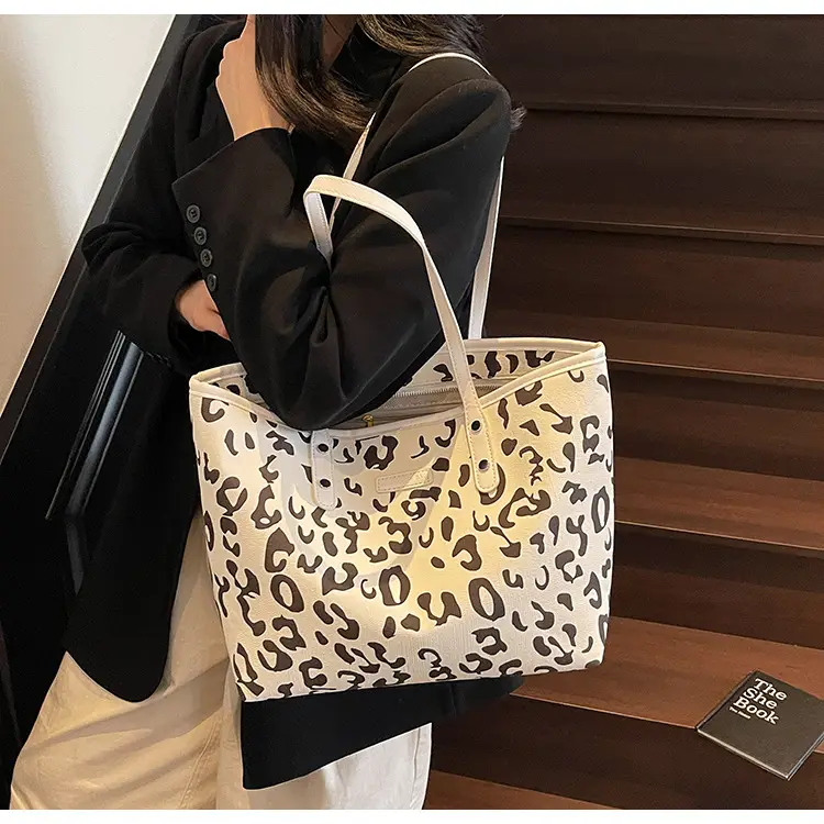 Women Leopard Print Canvas Shoulder Bag 2025 — feature 12