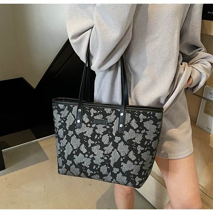 Women Leopard Print Canvas Shoulder Bag 2025 — feature 34