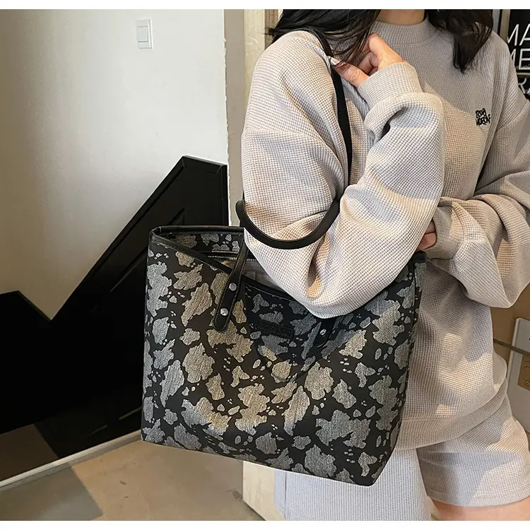 Women Leopard Print Canvas Shoulder Bag 2025 — feature 36