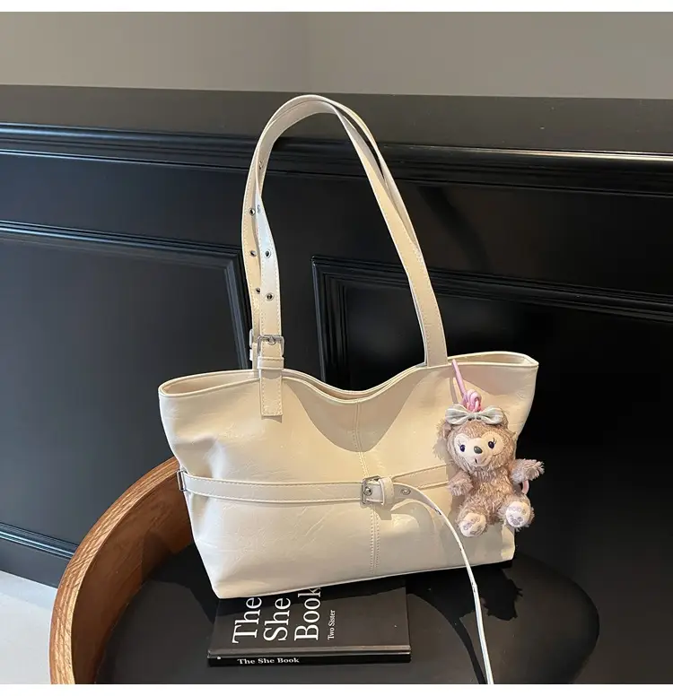 Women's Yellow Leather Shoulder Bag with Teddy Bear — feature 17