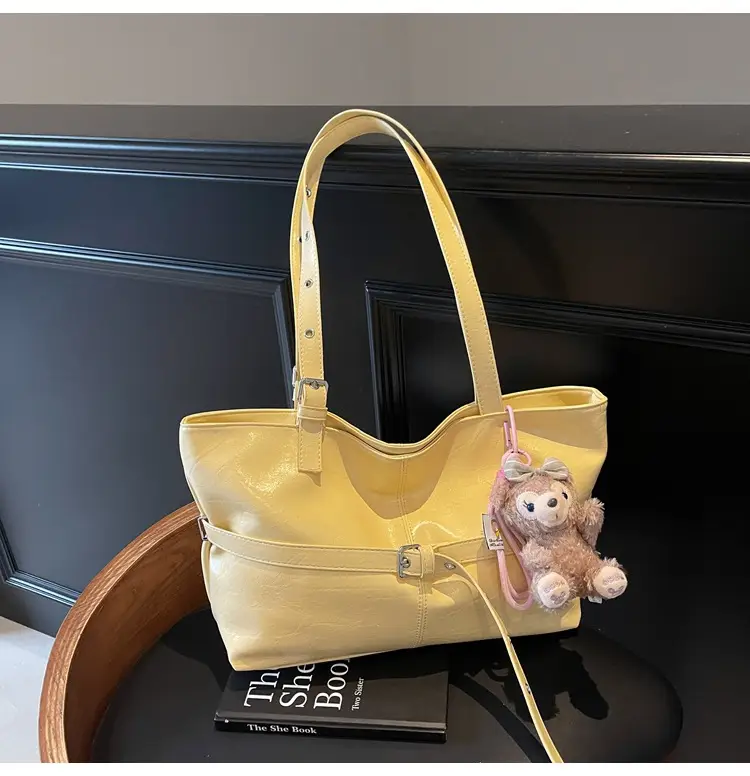 Women's Yellow Leather Shoulder Bag with Teddy Bear — feature 18