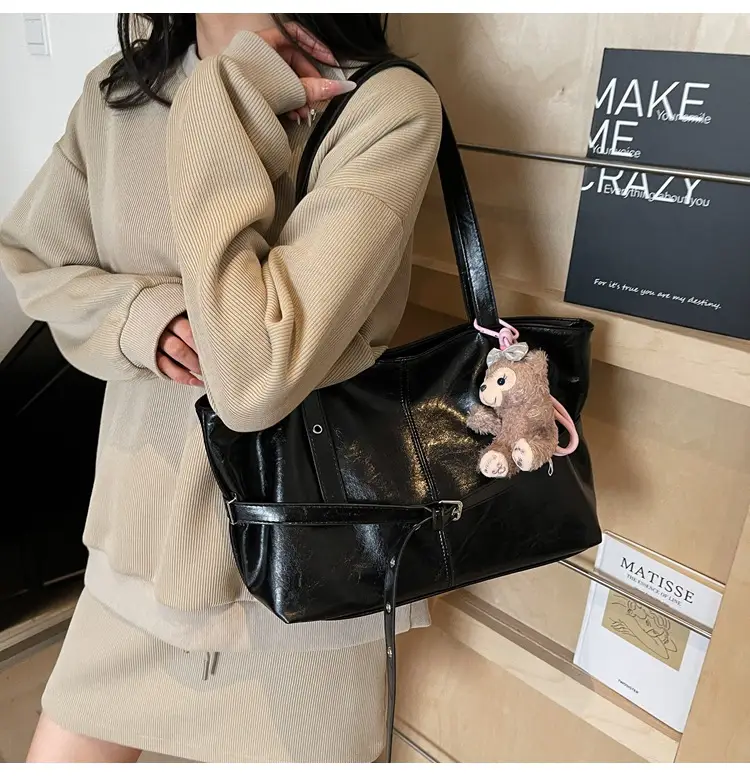 Women's Yellow Leather Shoulder Bag with Teddy Bear — feature 30