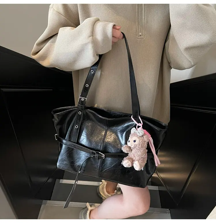 Women's Yellow Leather Shoulder Bag with Teddy Bear — feature 32