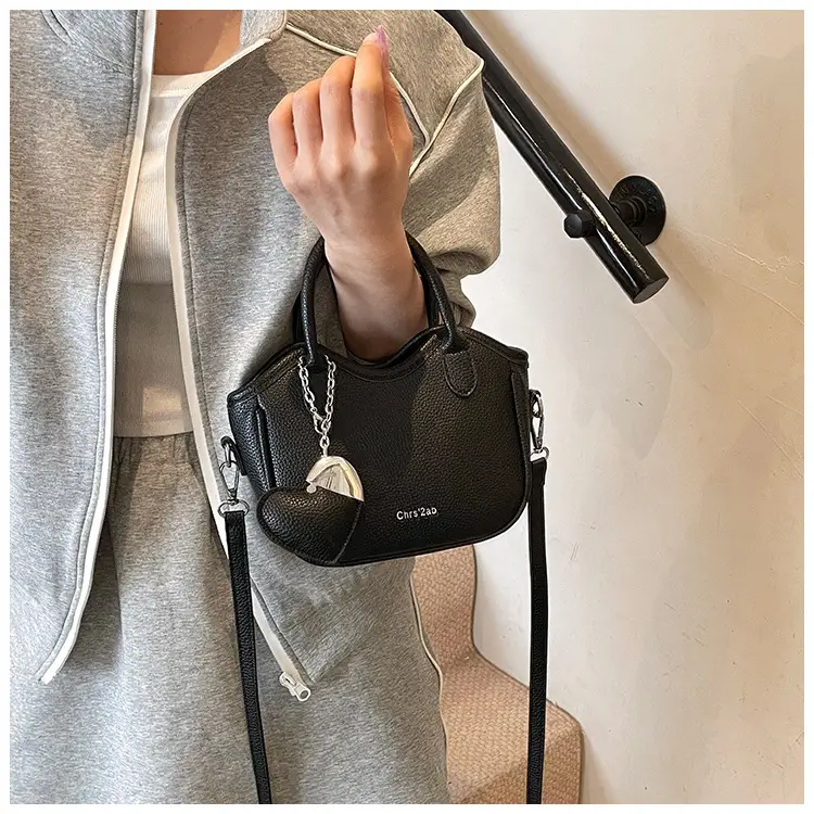 Women's White Leather Bucket Bag 2025 Summer Fashion — feature 30