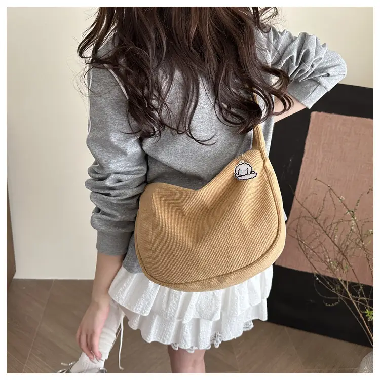 Green Japanese Literary Large-Capacity Crossbody Bag for Women — feature 11