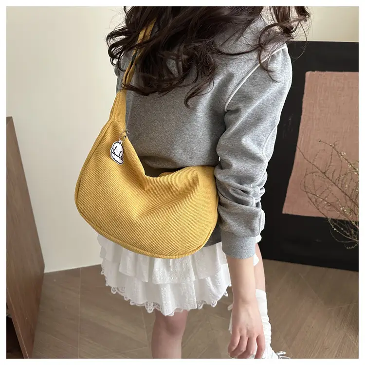 Green Japanese Literary Large-Capacity Crossbody Bag for Women — feature 15