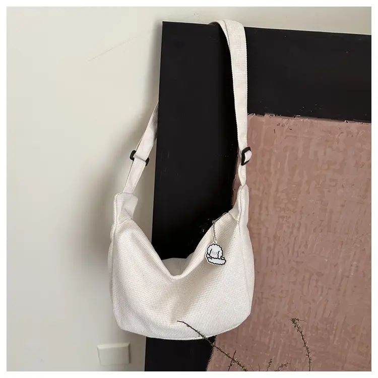 Green Japanese Literary Large-Capacity Crossbody Bag for Women — feature 2